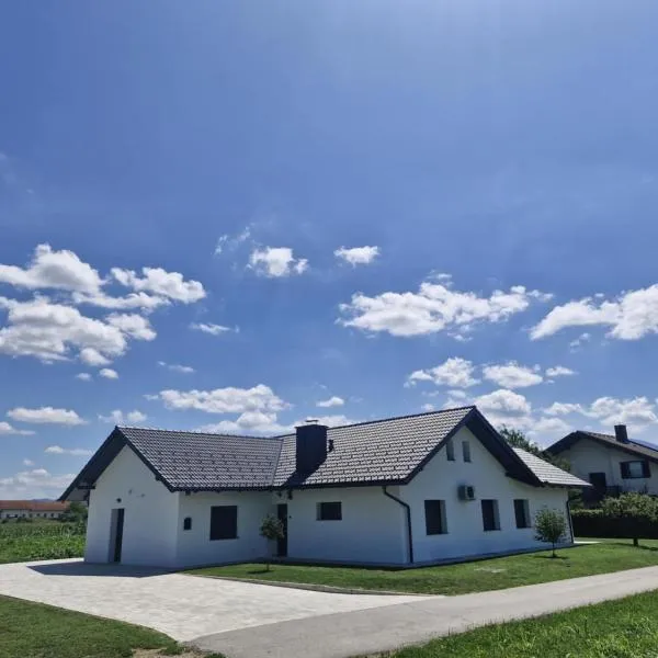 Orange house Šempeter, ξενοδοχείο σε Šempeter v Savinjski Dolini