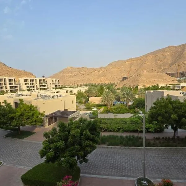 Muscat bay Zaha two bedroom apartment, hotel v destinaci Bandar Jişşah