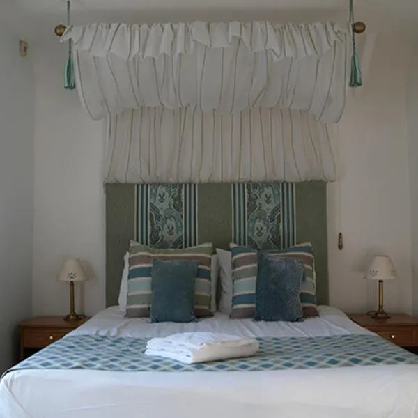 Rooms near Weston-super-Mare, hotel in Uphill