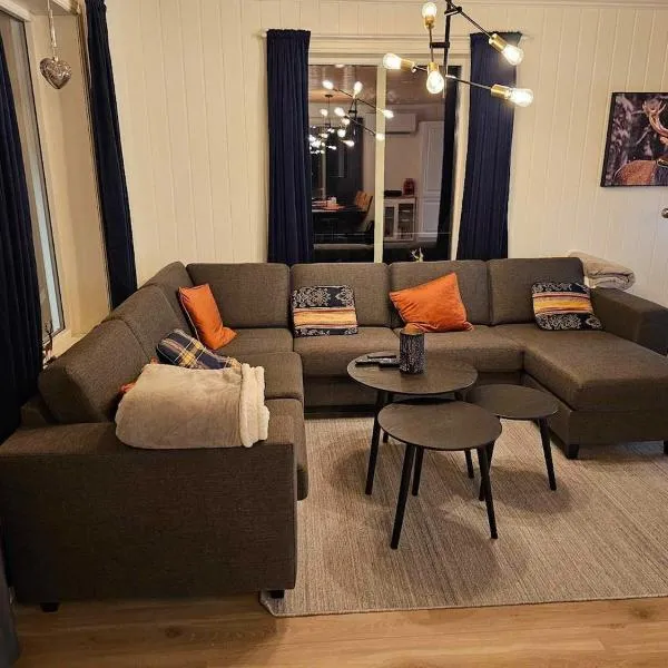 Flott hytte i Elgtrakket 9, 3864 Rauland Skisenter - Holtardalen, hotel in Torvetjørn