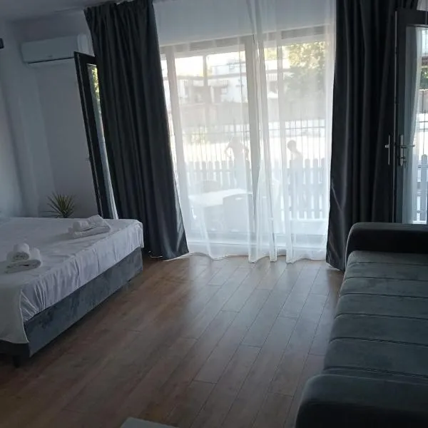 Nicholas Studio Saturn, hotel em Mangalia