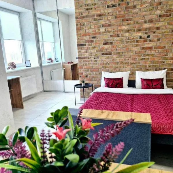 Modern Apartment in the city center, hotel in Rivne