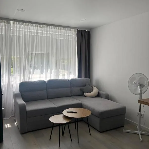 AB Apartment, מלון במריאמפולה