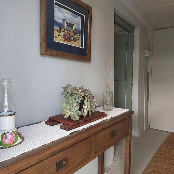 The Anvil Rest Cottage, hotel v destinaci Calitzdorp