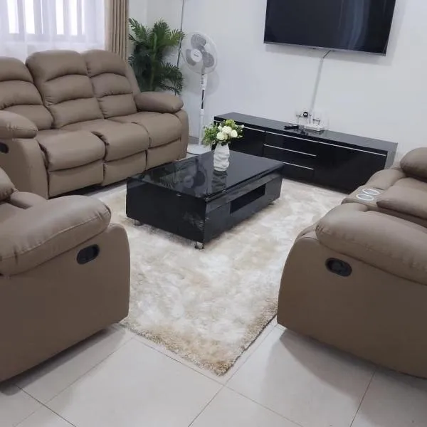 Sofitel 3 bedrooms own compound milimani, hotel en Kisumu