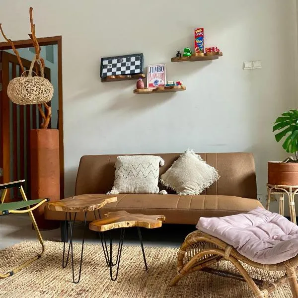 Z Malang Hostel, hotel in Malang