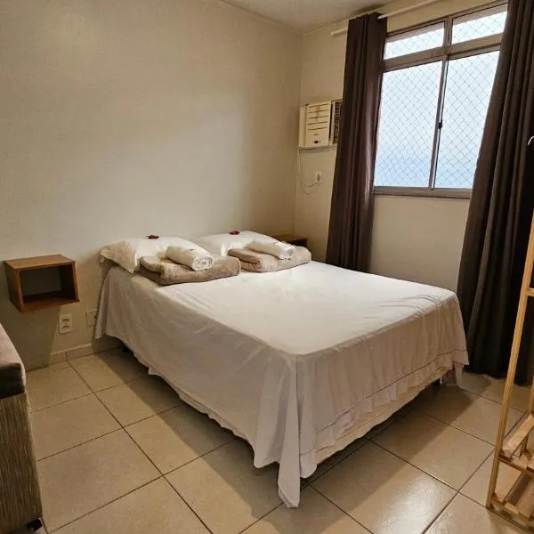 Apto com facil acesso ao Aeroporto e Mangueirão, com elevador, garagem e piscina, hotel in Belém