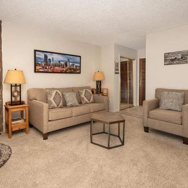Meadow Ridge Court 9 Unit 4, hotel in Fraser
