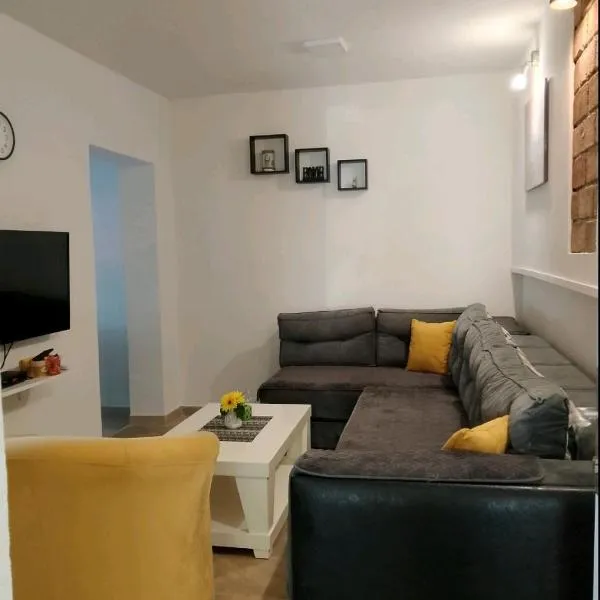 Apartman Teodora, hotel in Risan