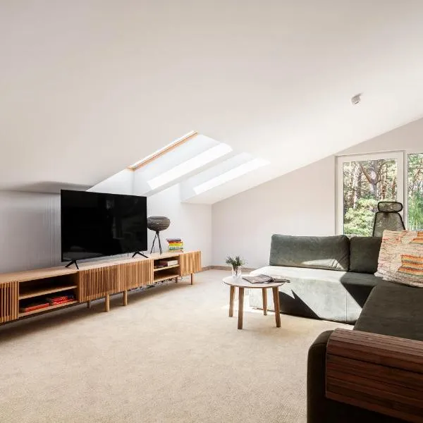 워켄친에 위치한 호텔 Forest & Waves - Luxury Seaside Retreat with Pool, 90m to the Beach & Pro Workstations