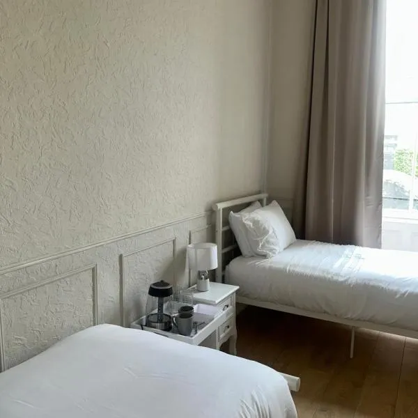 Modern Twin Room In The Heart Of Edinburgh, hotel in Edinburgh