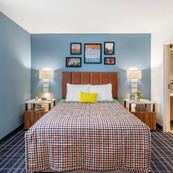 Uptown Suites Extended Stay Miami FL – Homestead, hotel in Homestead
