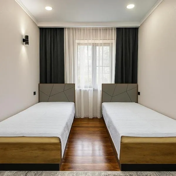 Anara Lakeview Central Apartment, hotel in Kaji-Say