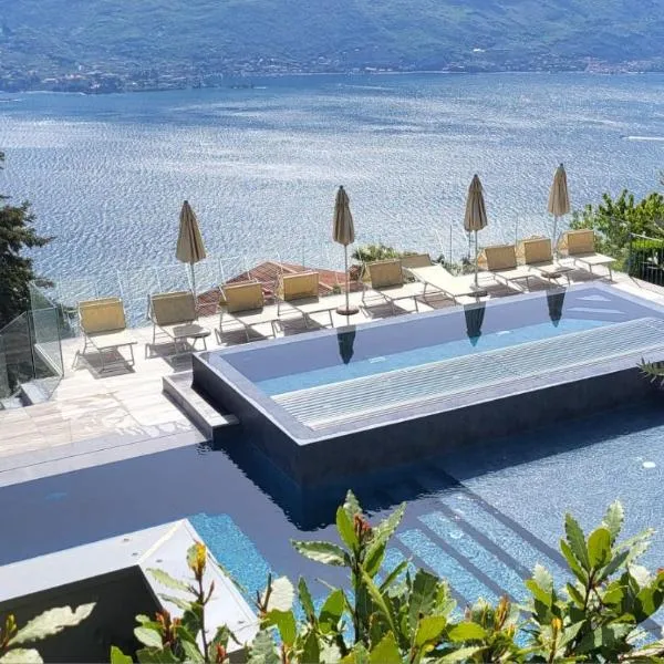 Village Hotel Lucia, hotel in Tremosine Sul Garda