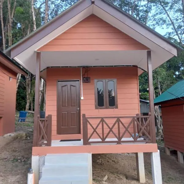 OceanBoys Chalet Coral Bay，位于Kampong Pasir Panjang的酒店