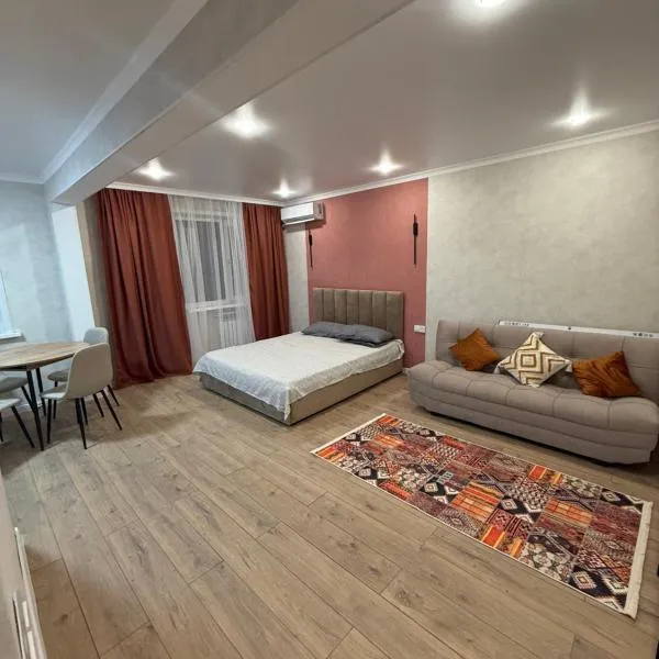 Апартаменты в центре, hotel in Balqash