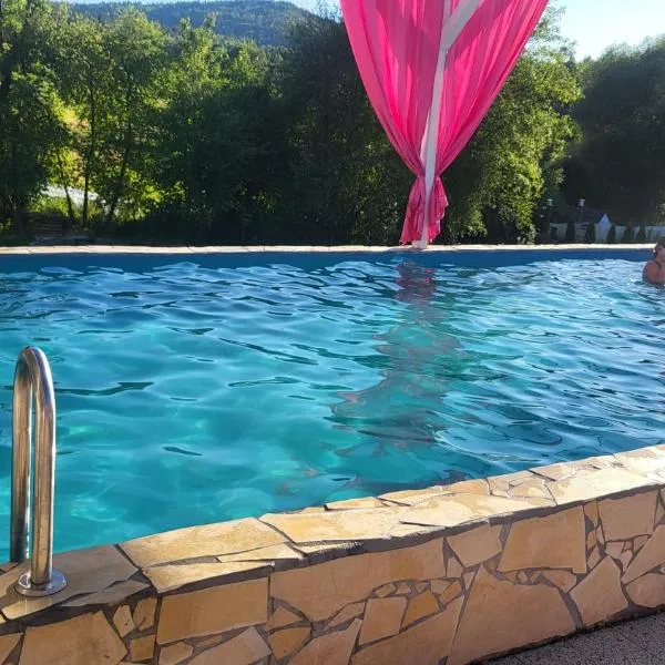 Bieszczadzkie Wspomnienie Lawendowy Dwór, ξενοδοχείο σε Paszowa