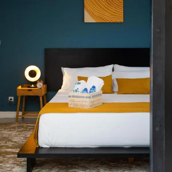 Ciss & Son Airport Lodge, hotel en Bounga