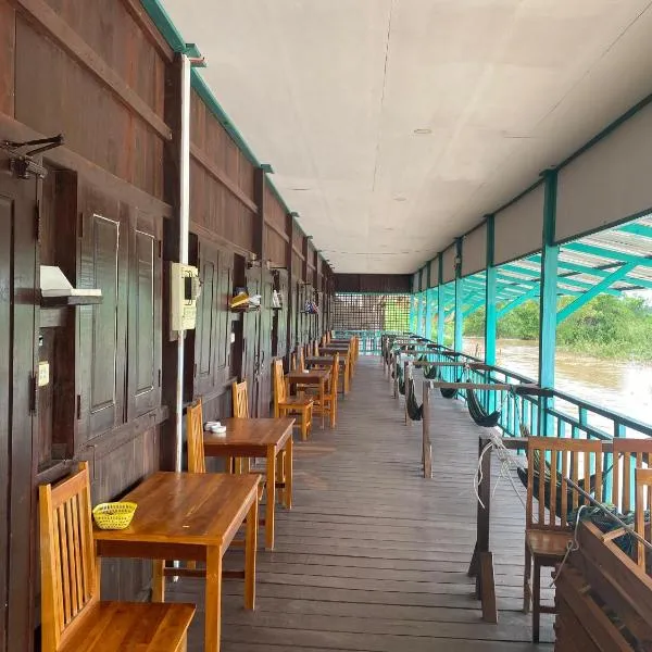 Sompong sunset view guest house, hotel in Don Det