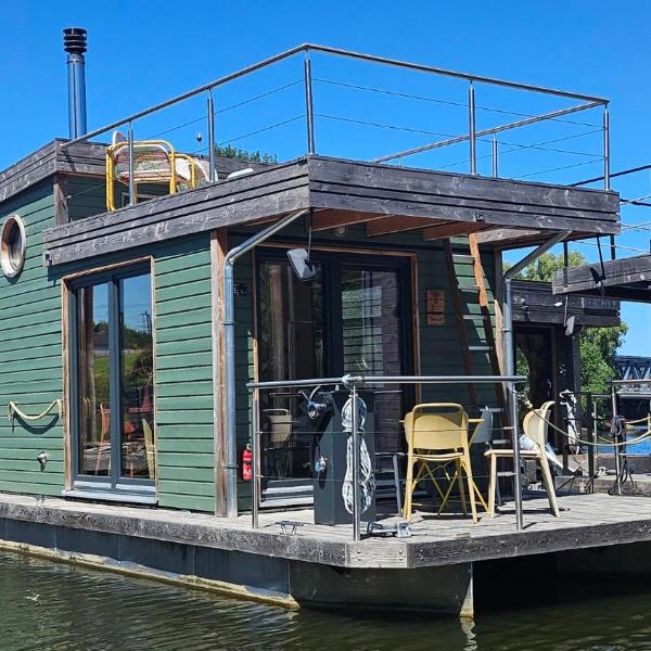 Besonderer Urlaub auf Hausboot TYSTNADEN, Hambourg
