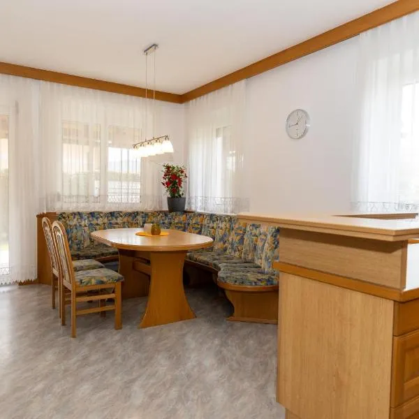 Ferienwohnung in Grafenstein, hotel en Grafenstein