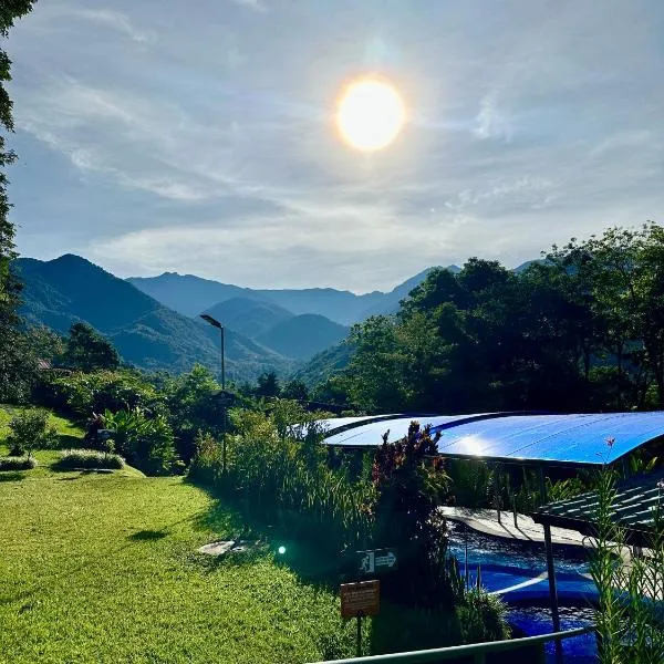 Hotel de Montaña El Pelicano, hotel en San Isidro