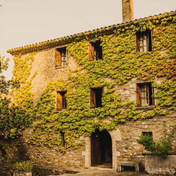 Off Grid Girona - NEW OPENING, hotel v destinaci Beuda