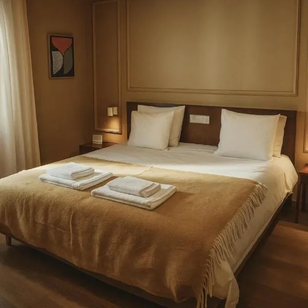 Fly House Faro, hotel in Faro
