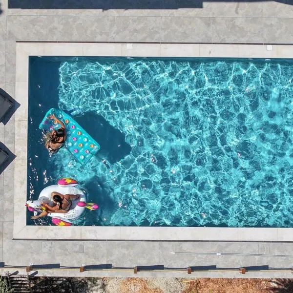 Nireas Blue Balcony by Raise, hotel v destinaci Áno Váthia