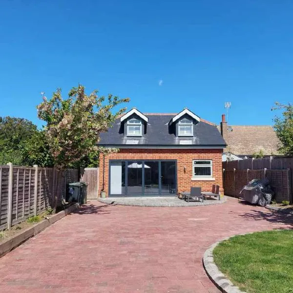 Henlow 2 Bedroom Annexe, hotel in Henlow