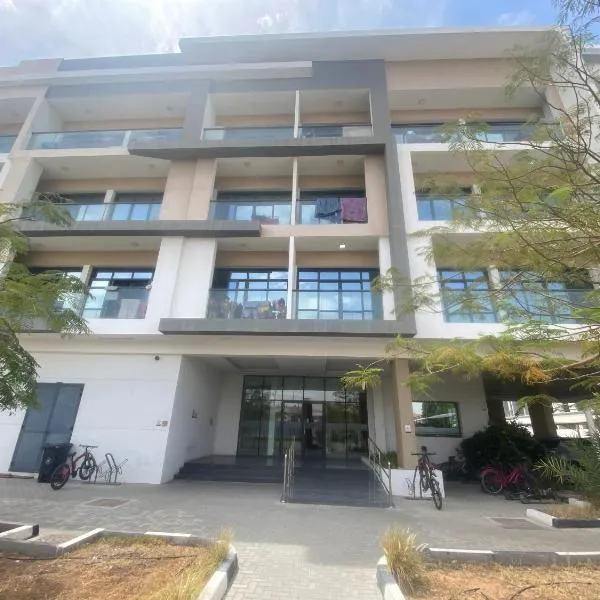 Wow Amazing Hostel ,1Bed in Male Dormitory,1min Dip Metro Station And Souq , Airport Shuttle, hotel en Dubái