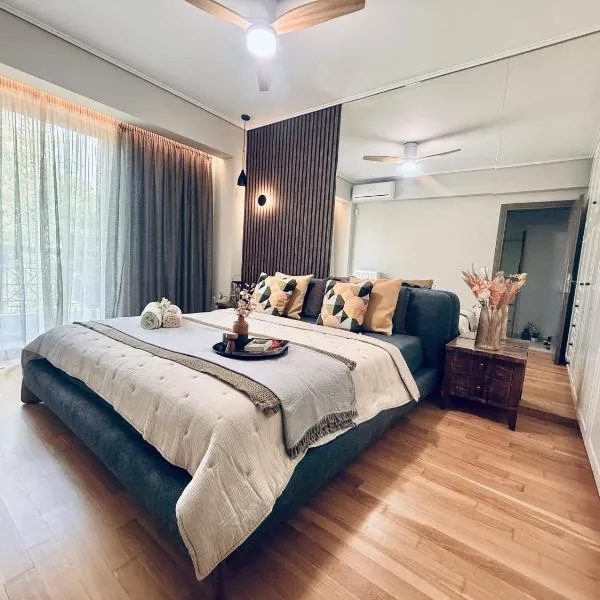 Modern Athenian Riviera Apartment, hotel in Athens