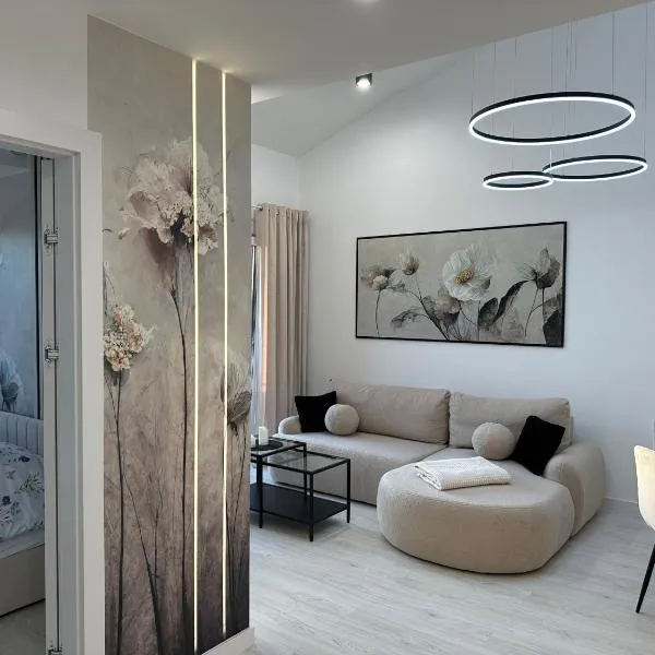 Nowy apartament z dwoma sypialniami i garażem、ビスクピエツのホテル