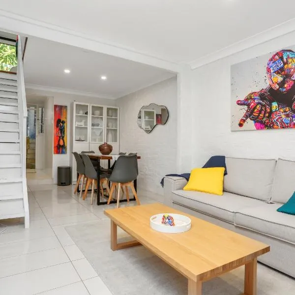 Cosy Paddington Terrace with Dedicated Home Office, hotel a Sydney