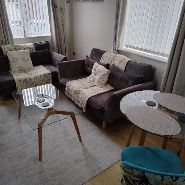cosy annex close to leeds airport, hotel in Guiseley