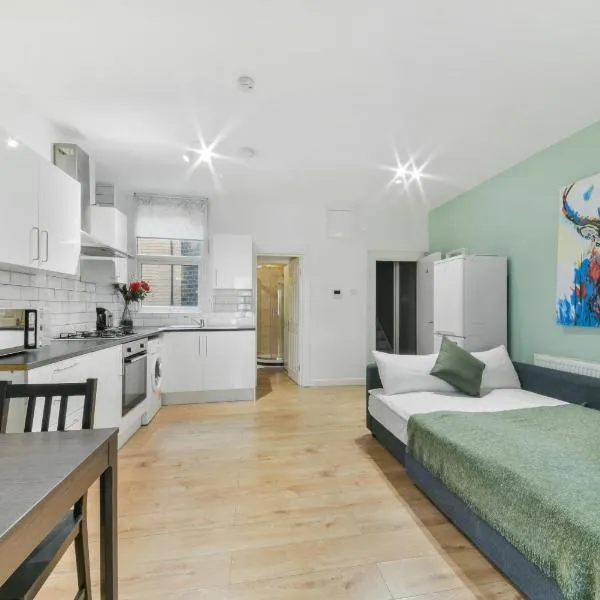 Amazing 2 Bedrooms Flat In Dalston, hotel in London