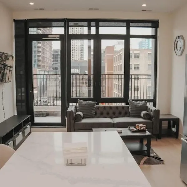 River North Private Balcony With In and Out Parking, מלון בשיקגו