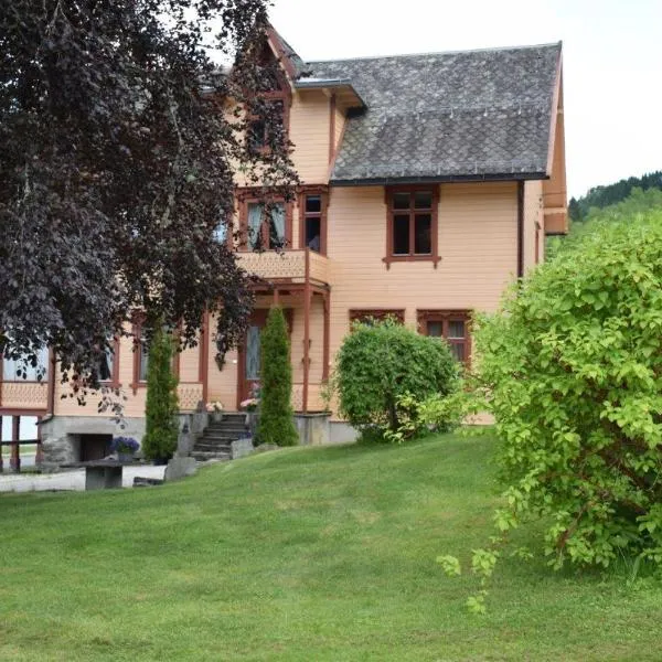 Døsen Gård, hotel in Luster