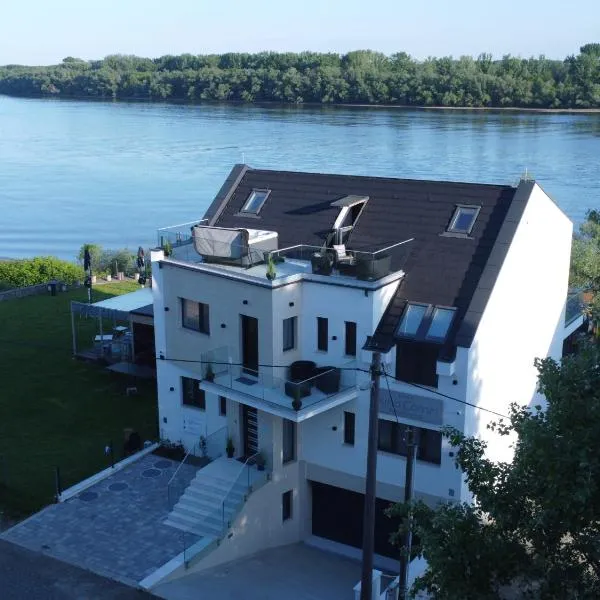 Duna Corner Panzió, ξενοδοχείο σε Kismaros