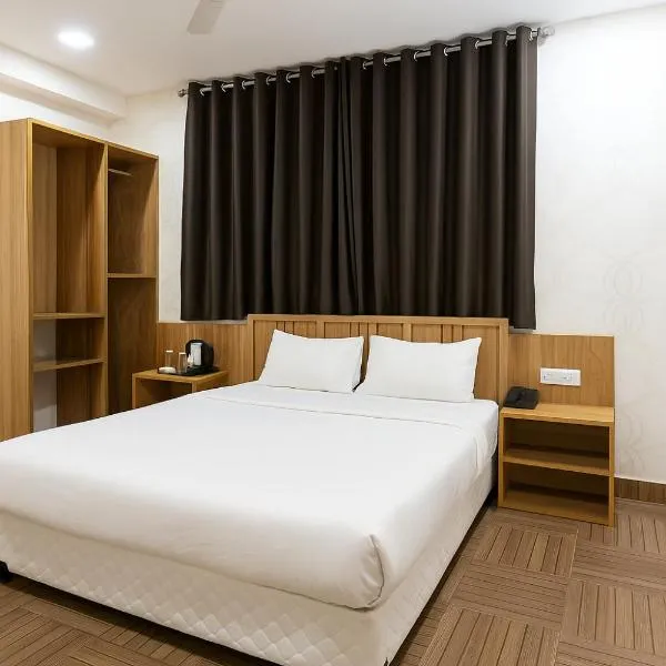 Hotel Akharot Inn、プネのホテル