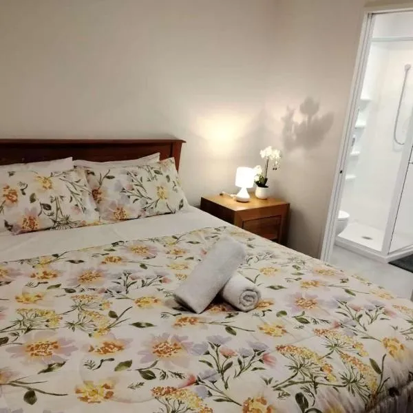 Cosy Sunny Bedroom Close to Airport, ξενοδοχείο σε Christchurch