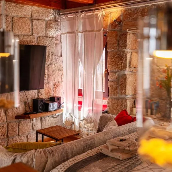 St Roko - Cozy Stone Studio in Old Town Korčula, хотел в Корчула