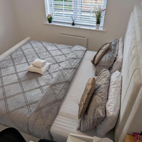 Spacious Room With Kingsize Bed, hotel in Dinnington