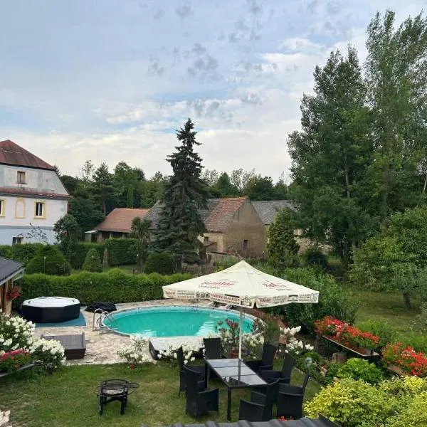 Vlastislav - Prázdninový dům, hotel v destinaci Vlastislav