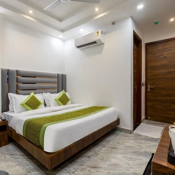 Hotel UN Star - Walk in from NDLS Station & RK Ashram Metro Station, hotel in New Delhi