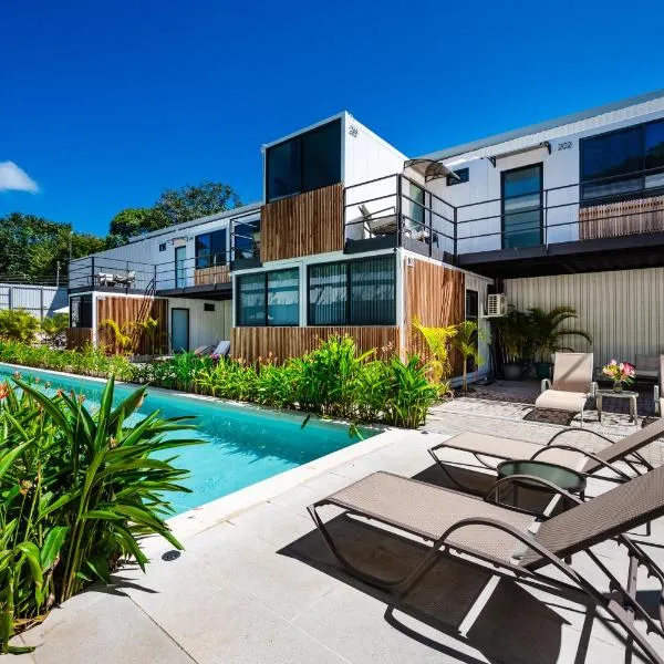 Nomad Containers - Adults only, hotel en Tamarindo