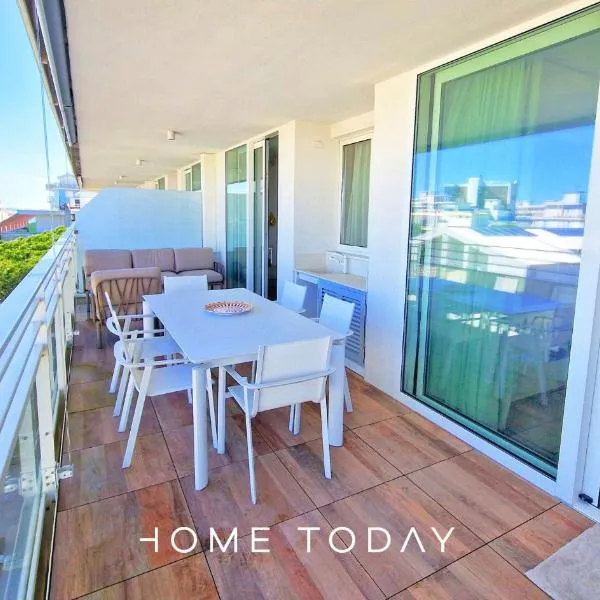 HT - Luxury apartment at Palm Beach Jesolo, hotel a Lido di Jesolo