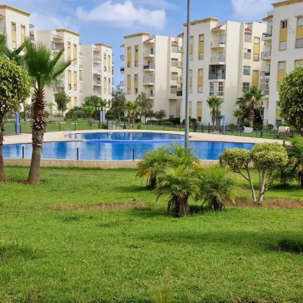 Appartement avec piscine Bouznika, hotel in Bouznika