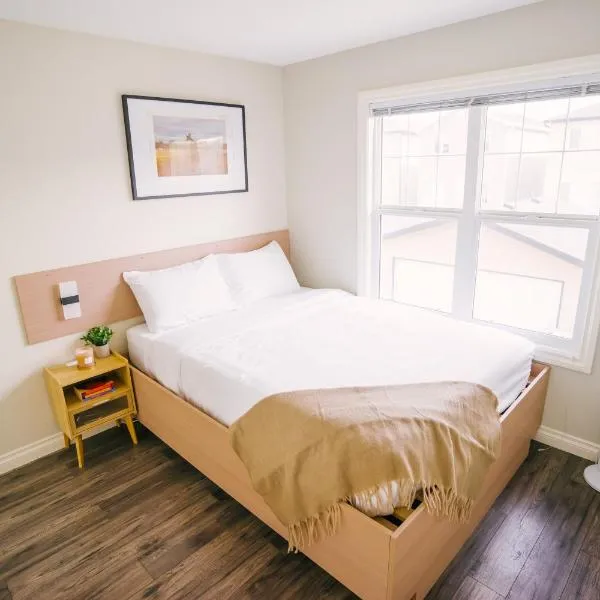 Cozy & Stylish Laneway suite, khách sạn ở Regina