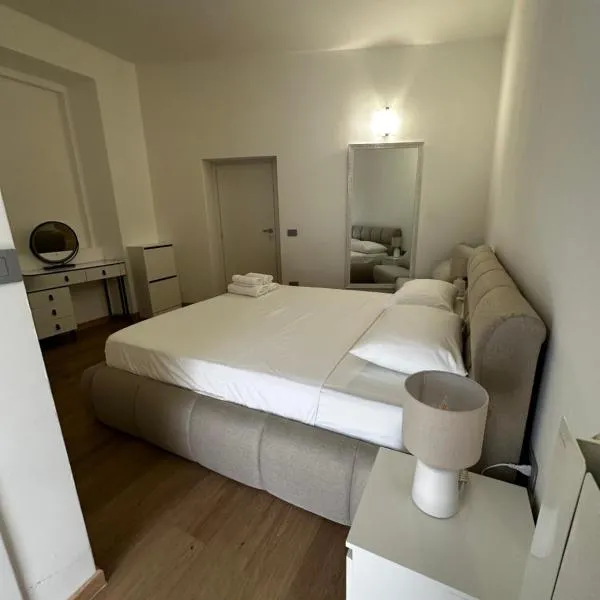 Zoja 2, ξενοδοχείο σε Arona